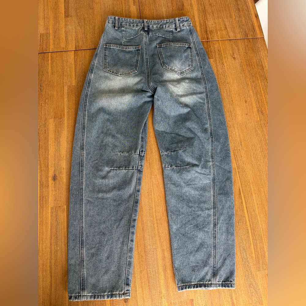High-Rise baby barrel Leg Jeans in Faded Blue - Picture 6 of 9